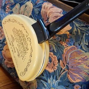 Vintage Non Stick Folding Omelette Pan